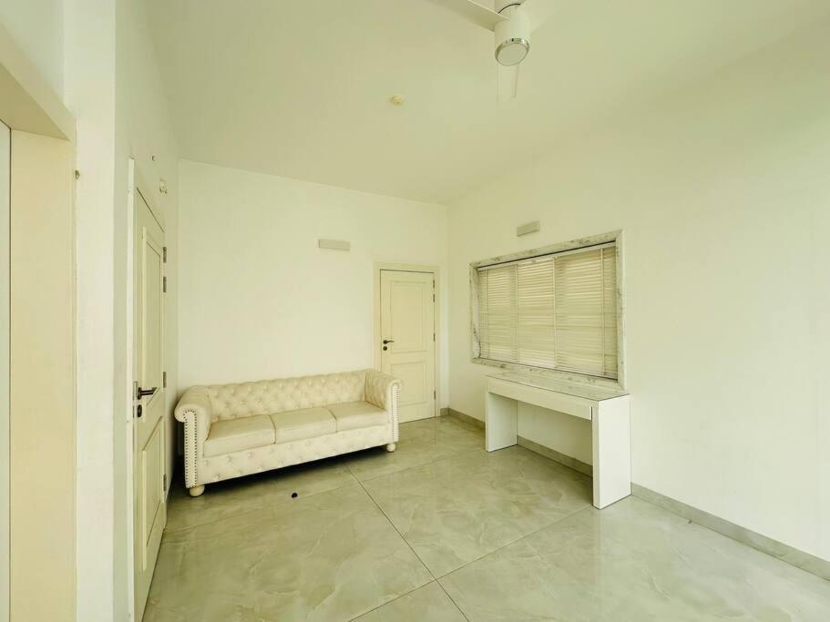 White House Sky View Theatre Villa In Gachibowli Eksteriør bilde