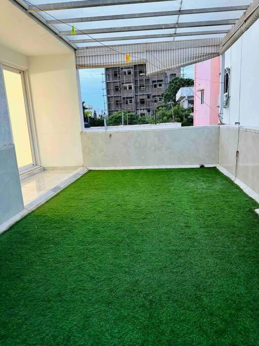 White House Sky View Theatre Villa In Gachibowli Eksteriør bilde